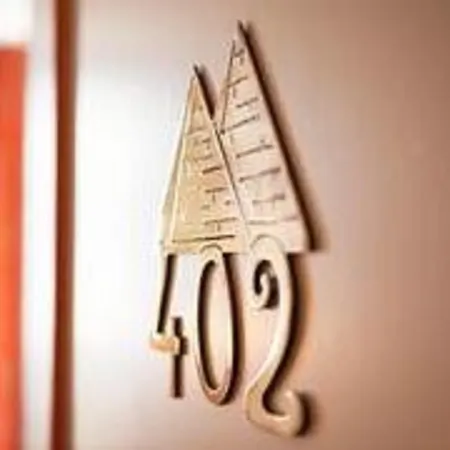 Elysa-luxembourg 3* París